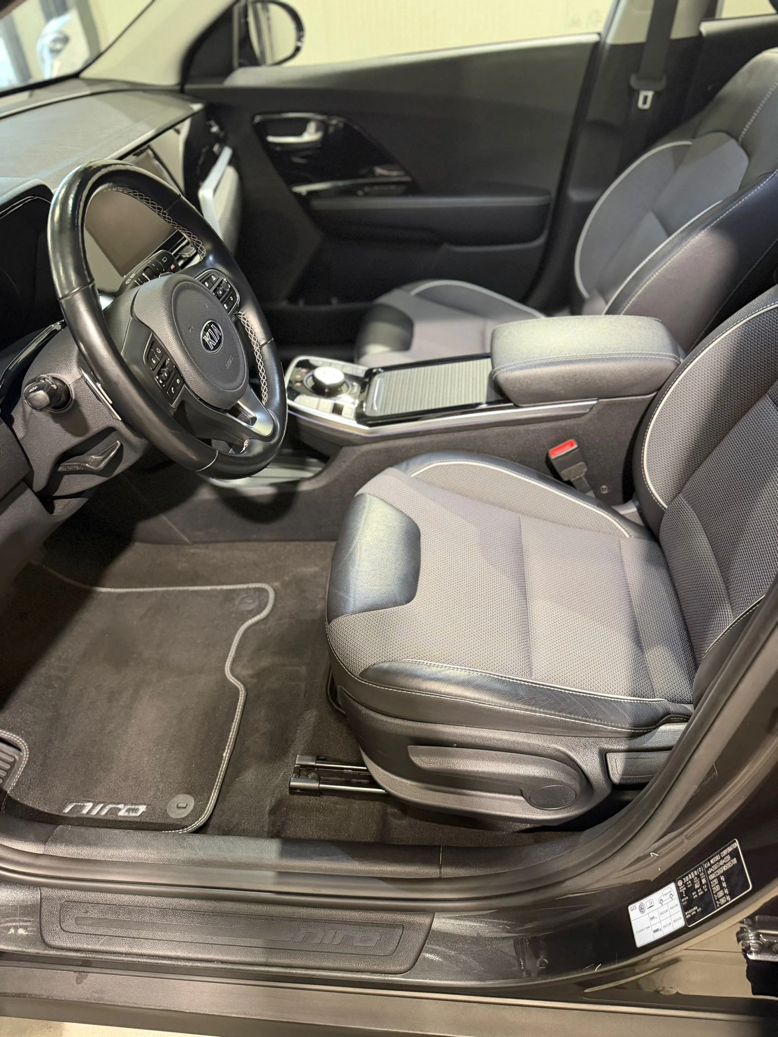 Kia Niro 204k.c.64kwh, снимка 5 - Автомобили и джипове - 54585207