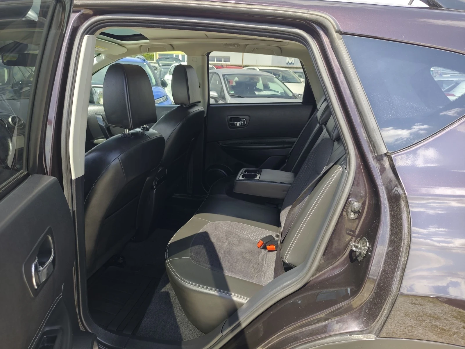 Nissan Qashqai Кожа, панорама, навигация , снимка 8 - Автомобили и джипове - 54751550