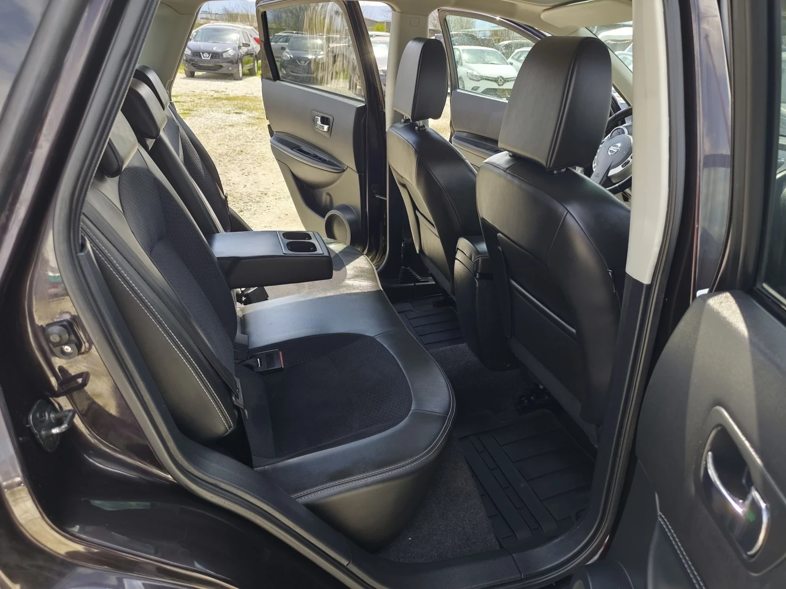 Nissan Qashqai Кожа, панорама, навигация , снимка 9 - Автомобили и джипове - 54751550