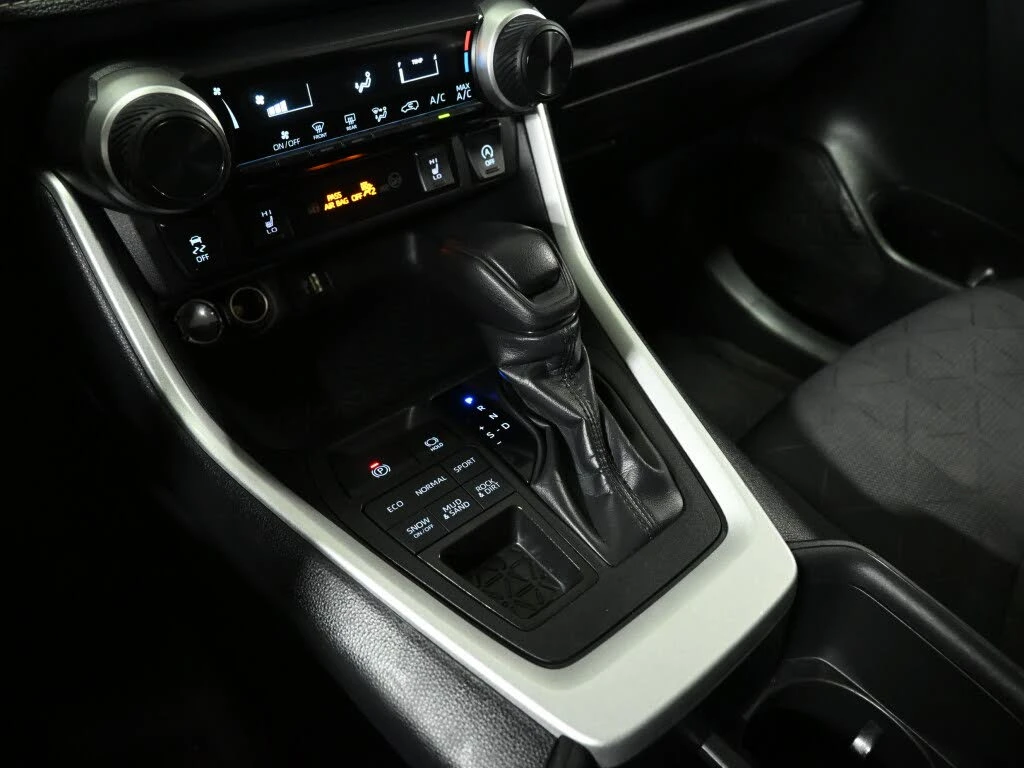 Toyota Rav4 LE AWD* ПОДГРЕВ* КАМЕРА* М.ТОЧКА* KEYLESS , снимка 16 - Автомобили и джипове - 55093724