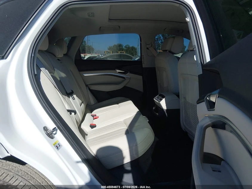 Audi Q8 E-Tron Premium Quattro, снимка 8 - Автомобили и джипове - 55246244
