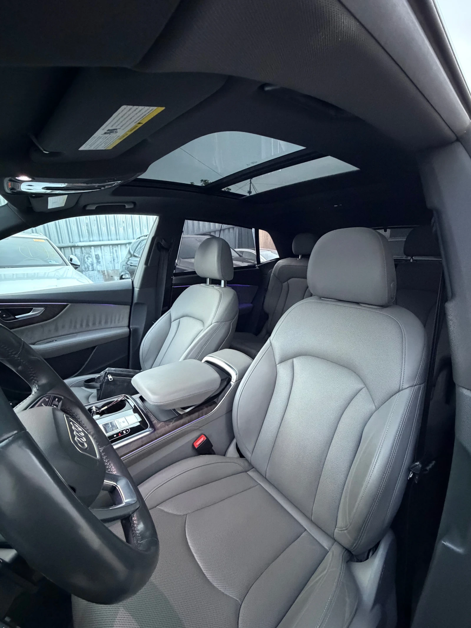Audi Q8 55 TFSI   MATRIX   94хил км   B&O 3D    вакум, снимка 6 - Автомобили и джипове - 56200949