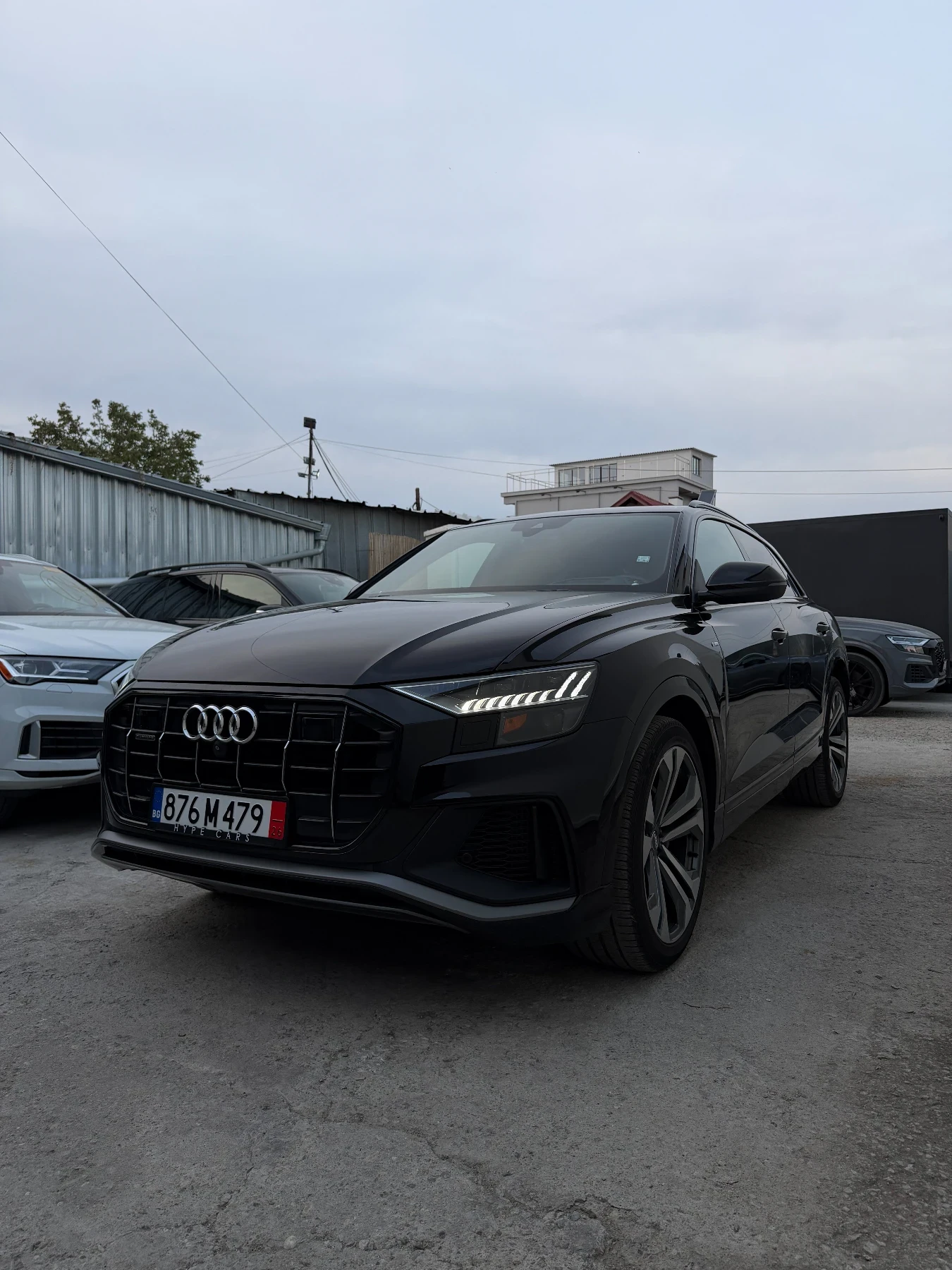 Audi Q8 55 TFSI   MATRIX   94хил км   B&O 3D    вакум, снимка 2 - Автомобили и джипове - 56200949
