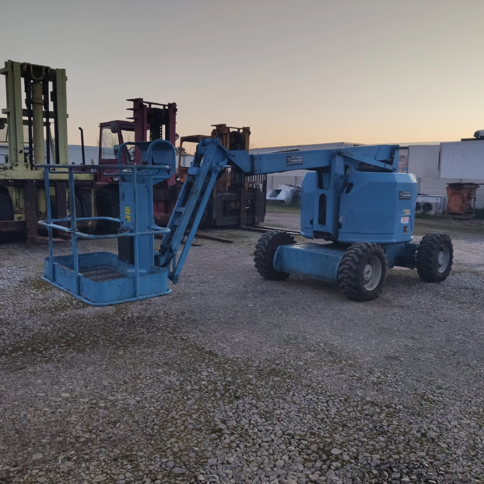 Автовишка Bizzocchi нов внос Германия, снимка 4 - Индустриална техника - 53717264