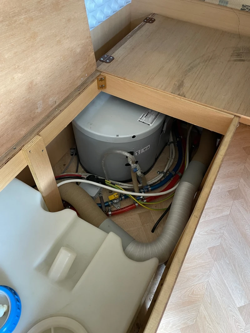 Каравана Bursner 530 TK, снимка 14 - Каравани и кемпери - 52230158