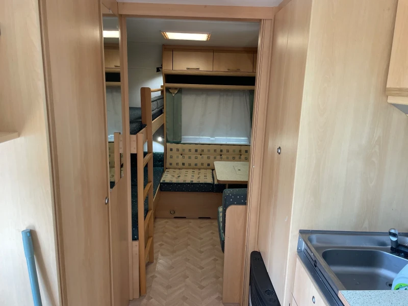 Каравана Bursner 530 TK, снимка 7 - Каравани и кемпери - 52230158