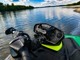 Джет Bombardier Sea Doo SPARK TRIXX 3UP, снимка 2