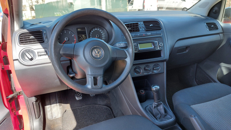 VW Polo, снимка 4 - Автомобили и джипове - 46449164