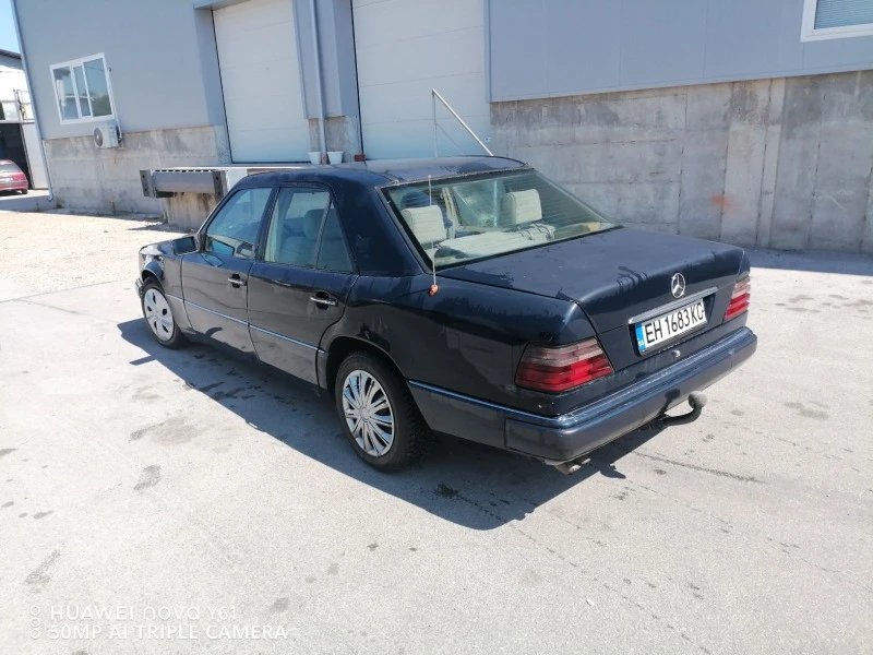 Mercedes-Benz E 250 TD, снимка 2 - Автомобили и джипове - 47018585