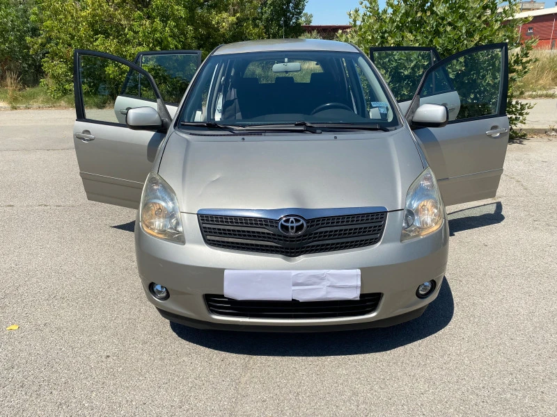 Toyota Corolla verso 1.8 VVT-i (135), снимка 8 - Автомобили и джипове - 47331151