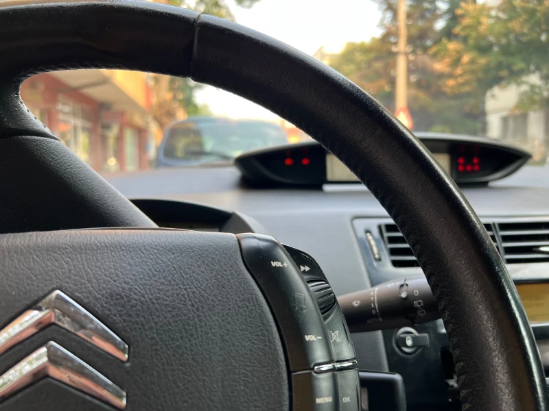 Citroen C4 1.6 HDi 109 к.с., снимка 11 - Автомобили и джипове - 50669335