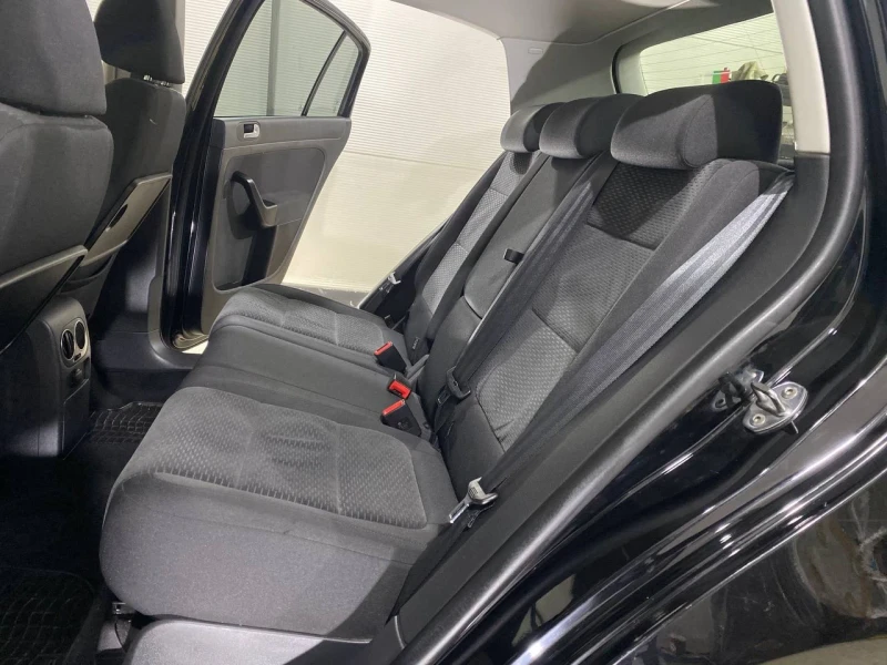 VW Golf Plus 1.6 TDI * AUTO* , снимка 10 - Автомобили и джипове - 49330557