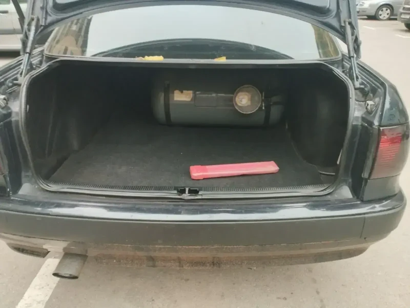 Audi 80 Б4, снимка 9 - Автомобили и джипове - 52072964