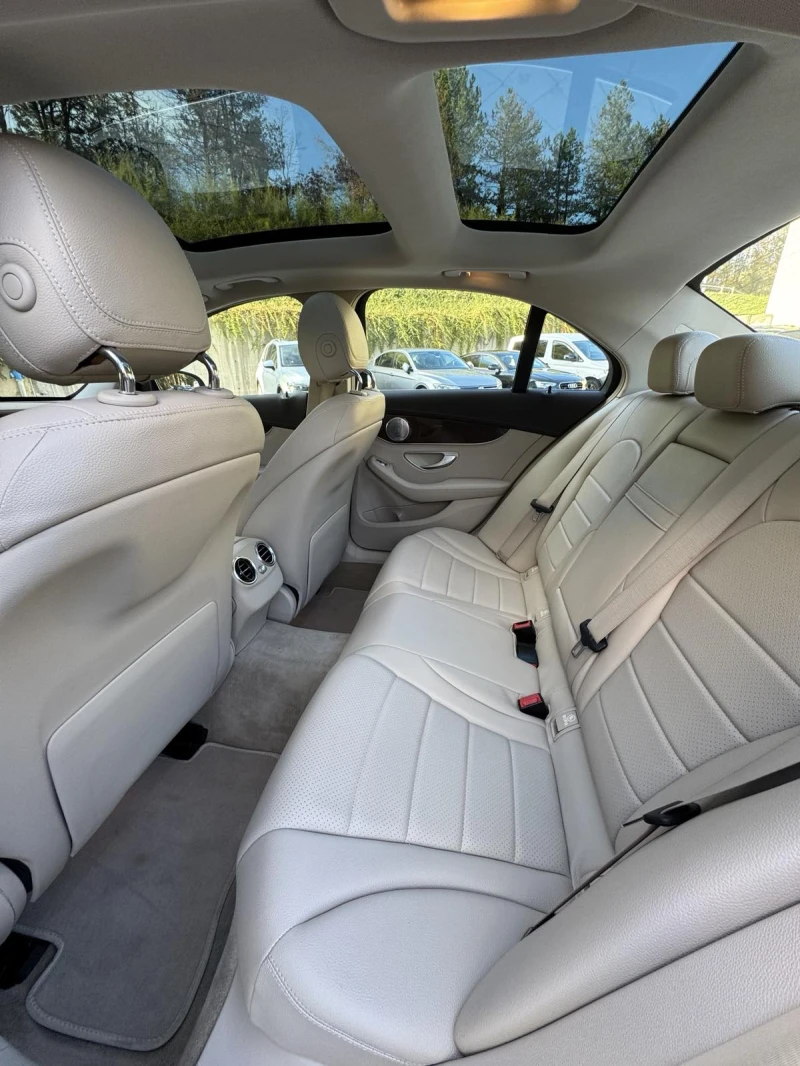 Mercedes-Benz C 300 4 Matic, снимка 9 - Автомобили и джипове - 52208236