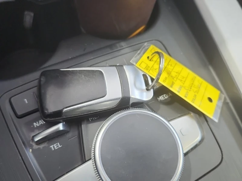 Audi A4 * PROGRESSIV * Memory* Heated Seats* Pano, снимка 8 - Автомобили и джипове - 53360435