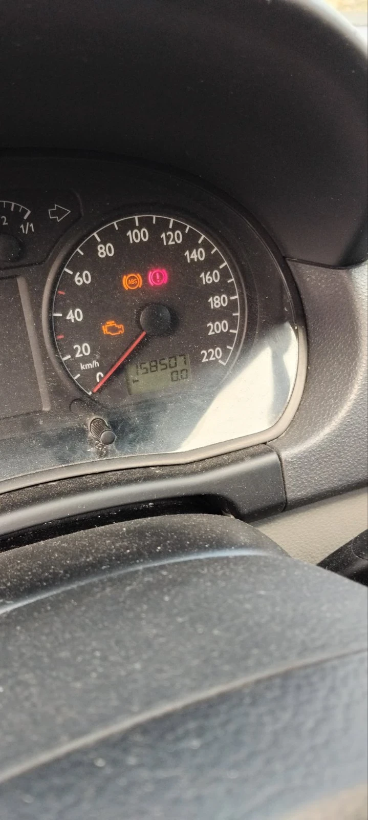 VW Polo 1.9 sdi, снимка 4 - Автомобили и джипове - 54886655