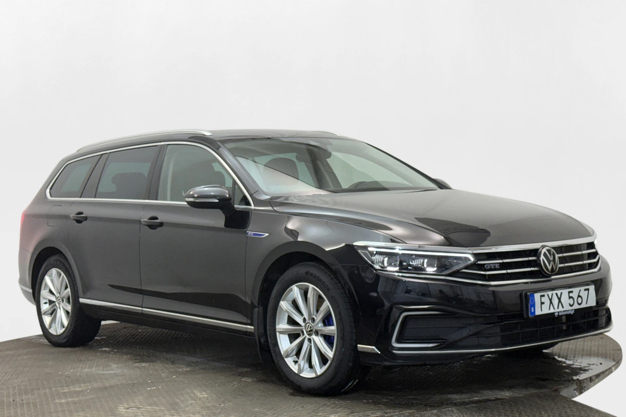 VW Passat Sportscombi GTE* Navi* LED* Печка*  - изображение 3