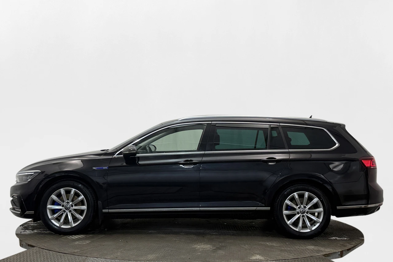 VW Passat Sportscombi GTE* Navi* LED* Печка*  - изображение 9