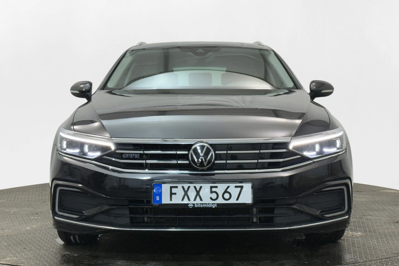 VW Passat Sportscombi GTE* Navi* LED* Печка*  - изображение 2