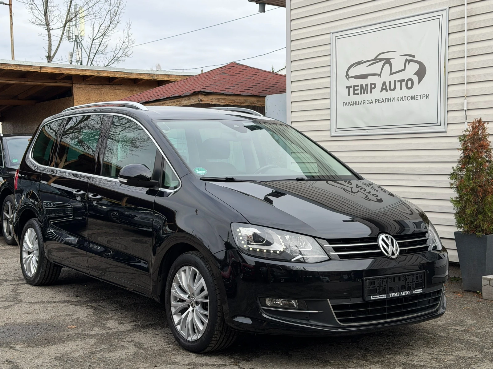 VW Sharan 2.0TDI* DSG* 170к.с* СЕРВИЗНА КНИЖКА С ПЪЛНА ИСТОР - изображение 3