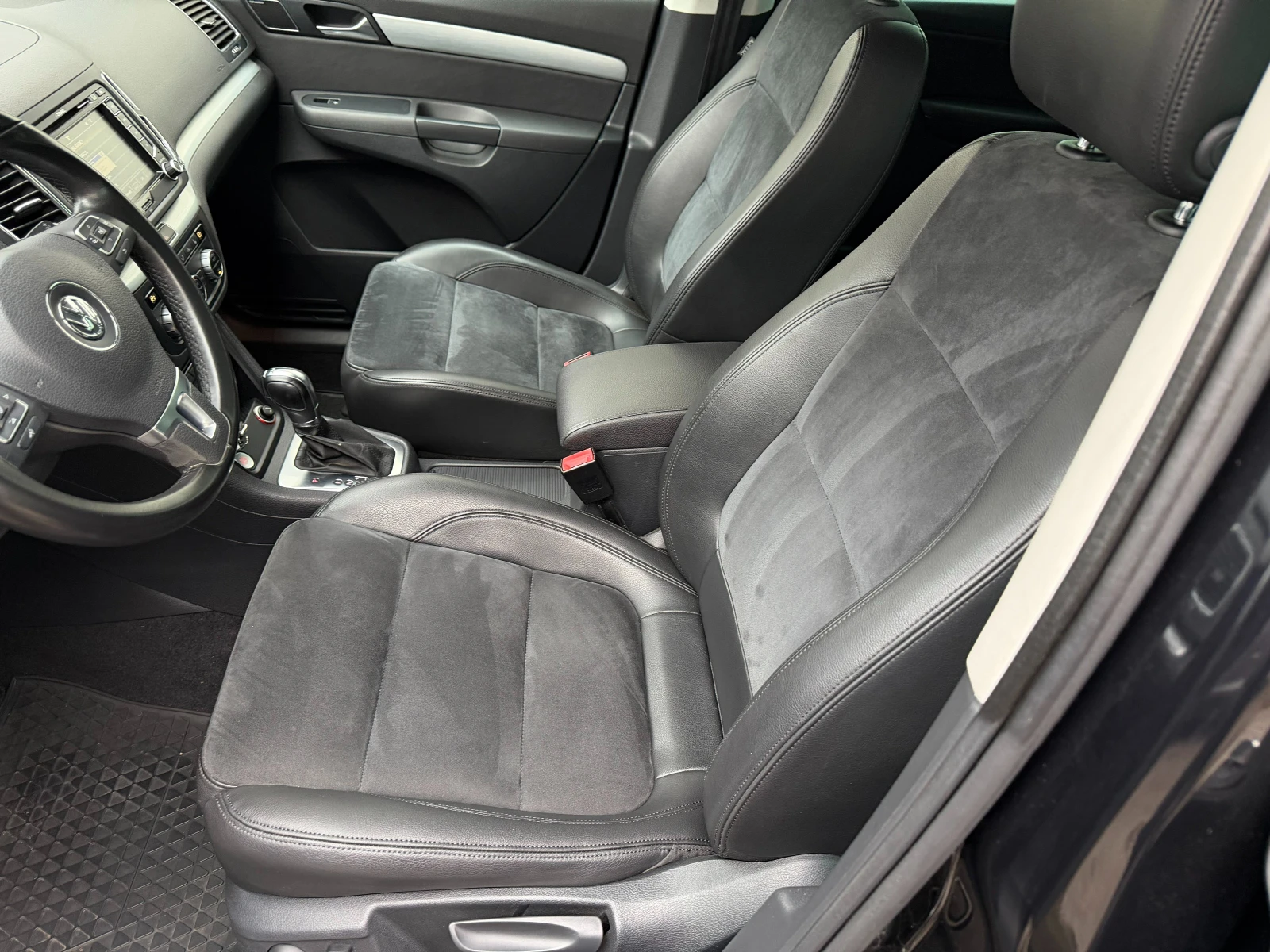 VW Sharan 2.0TDI* DSG* 170к.с* СЕРВИЗНА КНИЖКА С ПЪЛНА ИСТОР - изображение 7