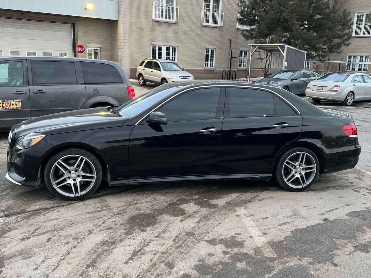 Mercedes-Benz E 400 * CARFAX * HARMAN/KARDON * KEYLESS, снимка 2 - Автомобили и джипове - 53714104