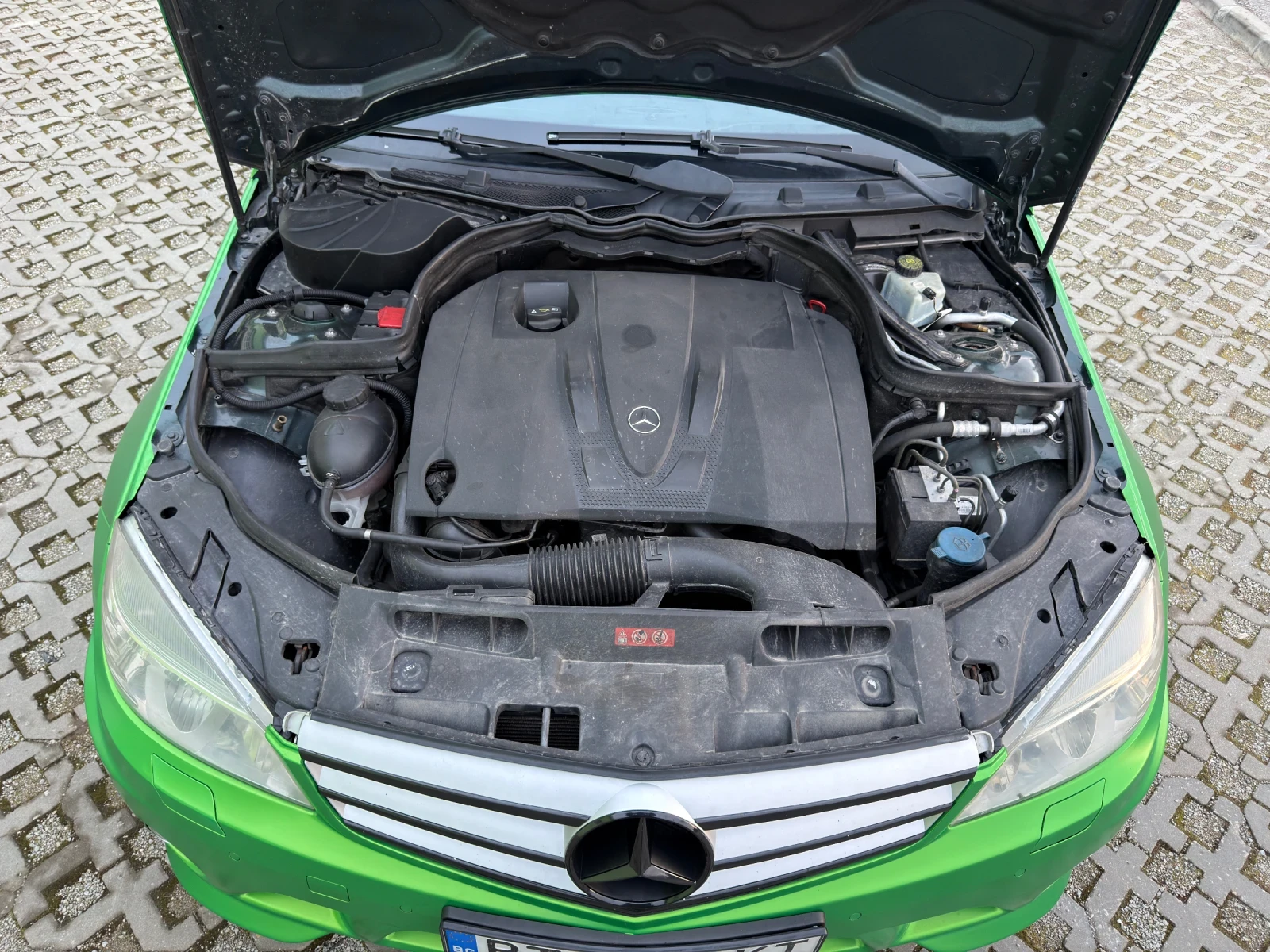 Mercedes-Benz C 220, снимка 9 - Автомобили и джипове - 53769376