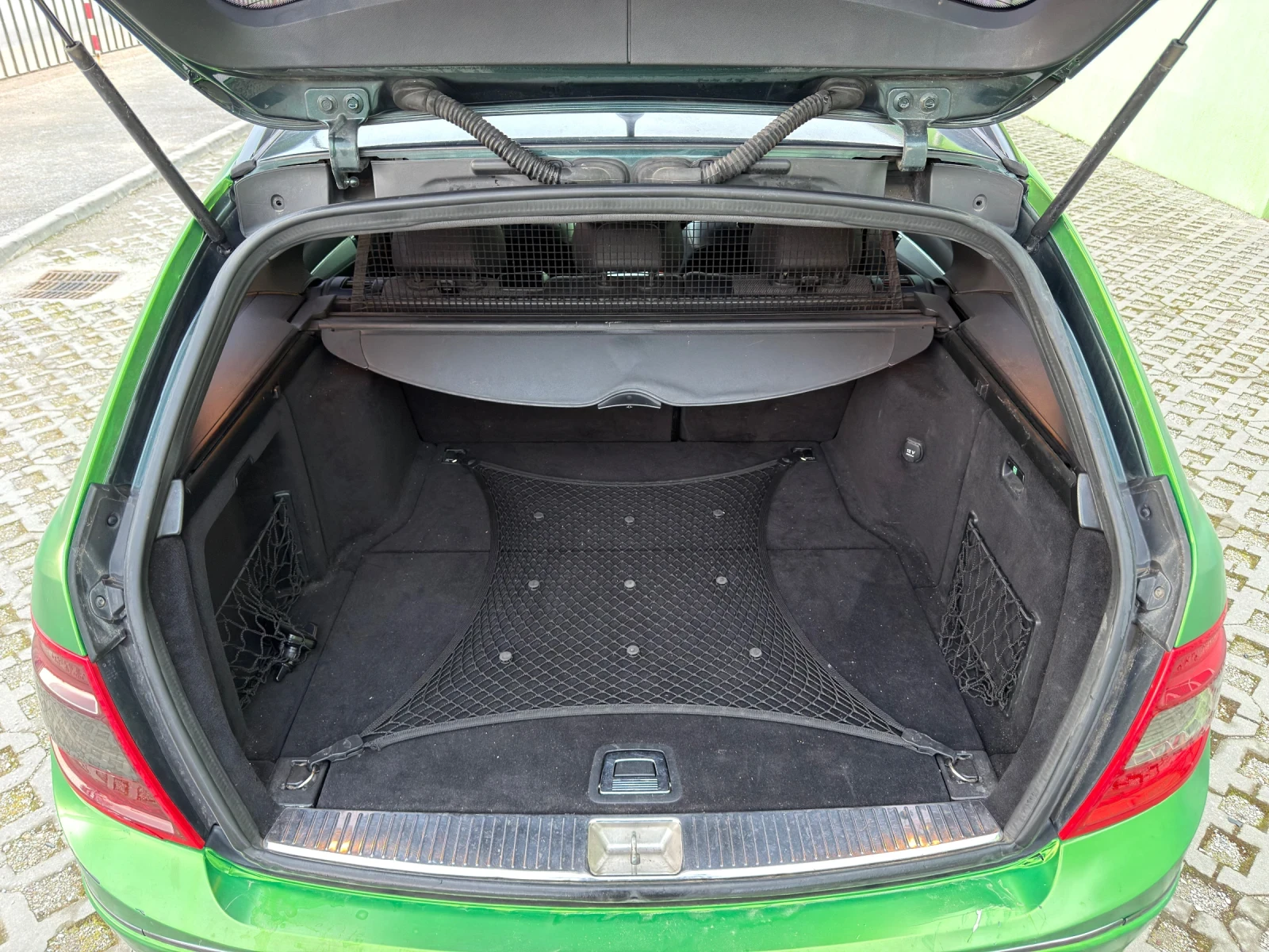 Mercedes-Benz C 220, снимка 15 - Автомобили и джипове - 53769376