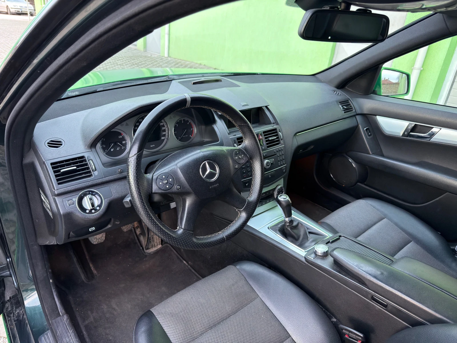 Mercedes-Benz C 220, снимка 12 - Автомобили и джипове - 53769376