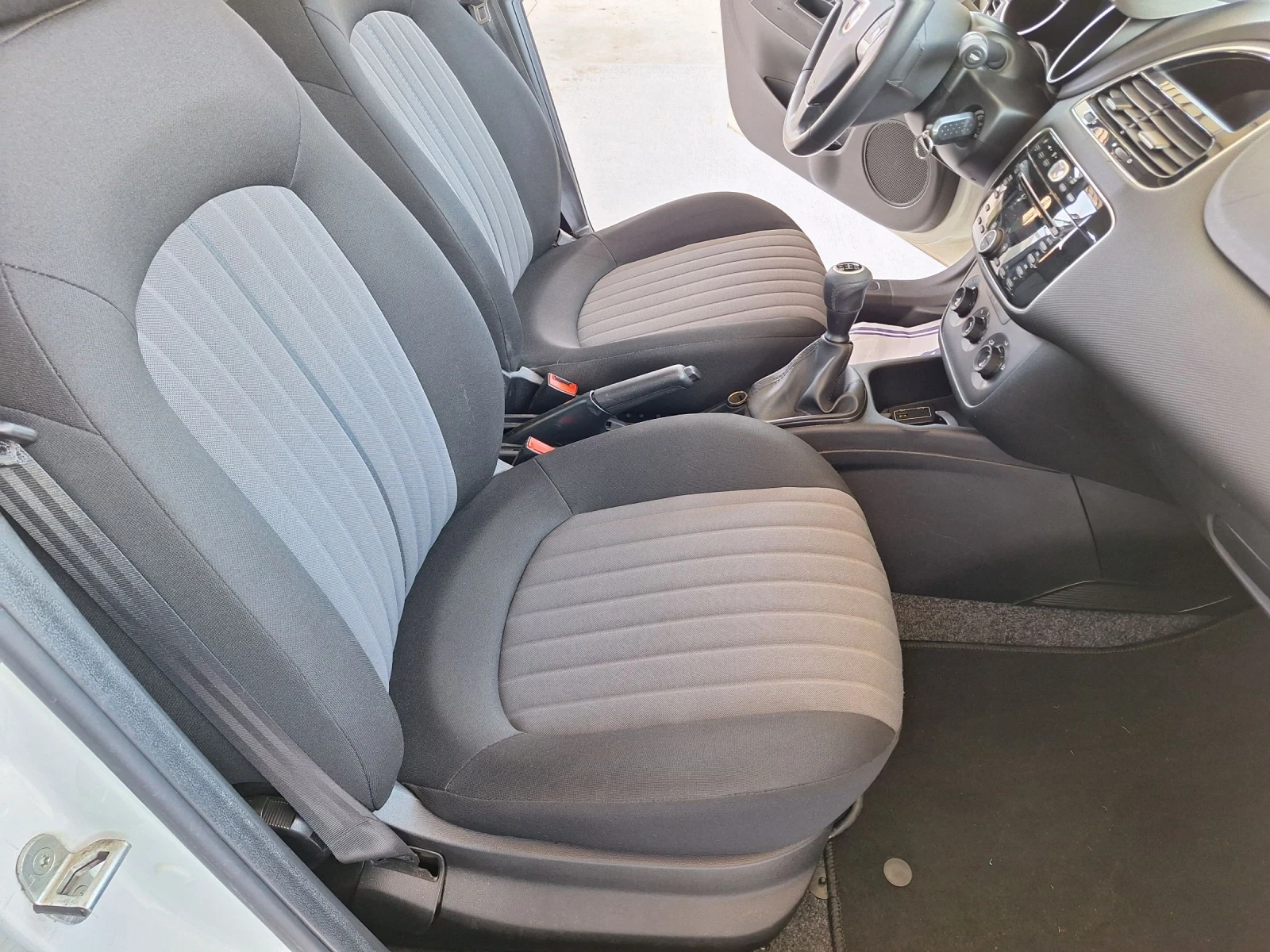 Fiat Punto 1, 3 mjet.дизел .2018 г, снимка 12 - Автомобили и джипове - 53785565