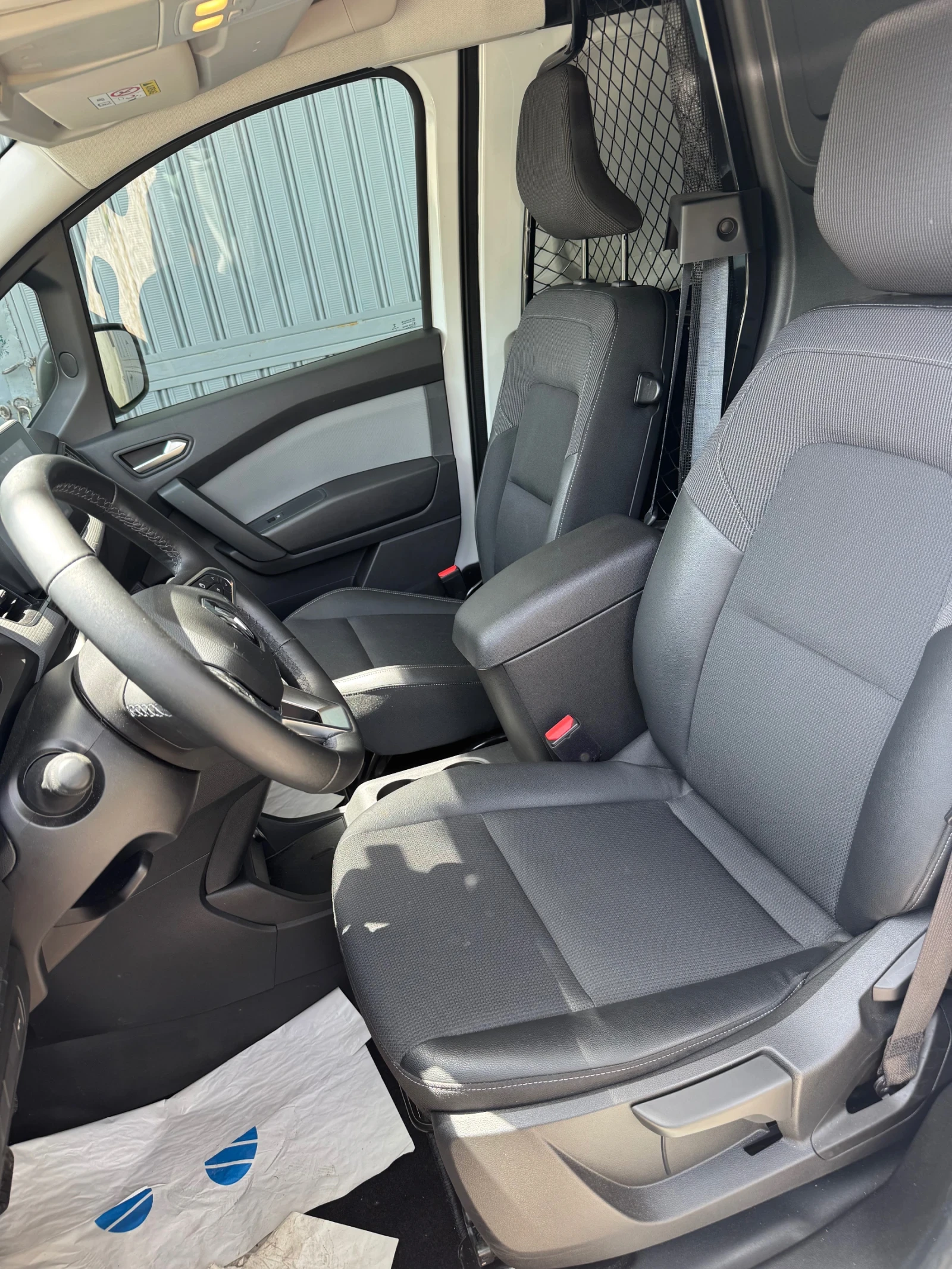 Renault Kangoo E-Tech* Камера* APP* FULL, снимка 13 - Автомобили и джипове - 54501097