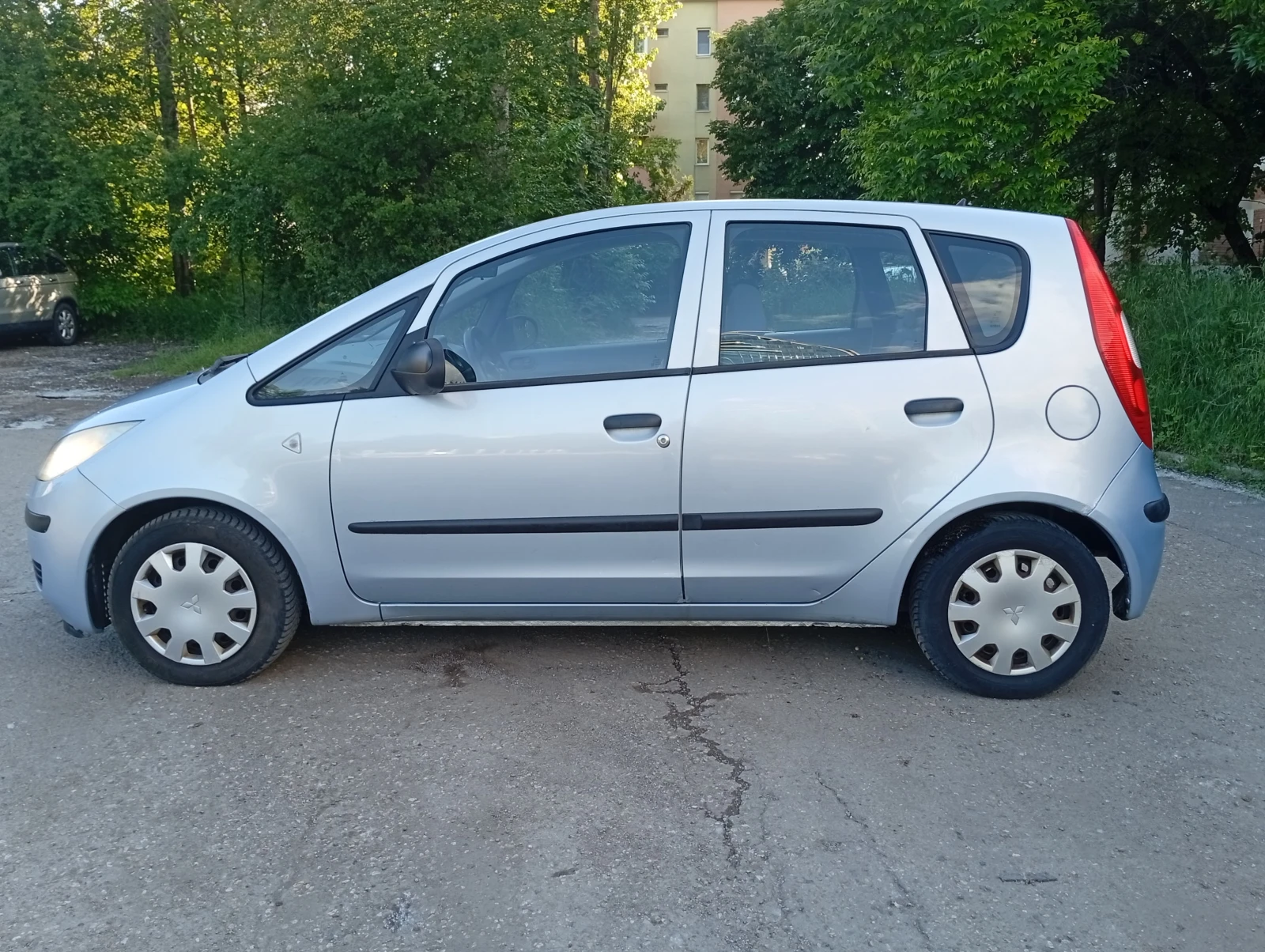 Mitsubishi Colt 1.1/75/4ВРАТИ/КЛИМА, снимка 2 - Автомобили и джипове - 54670014