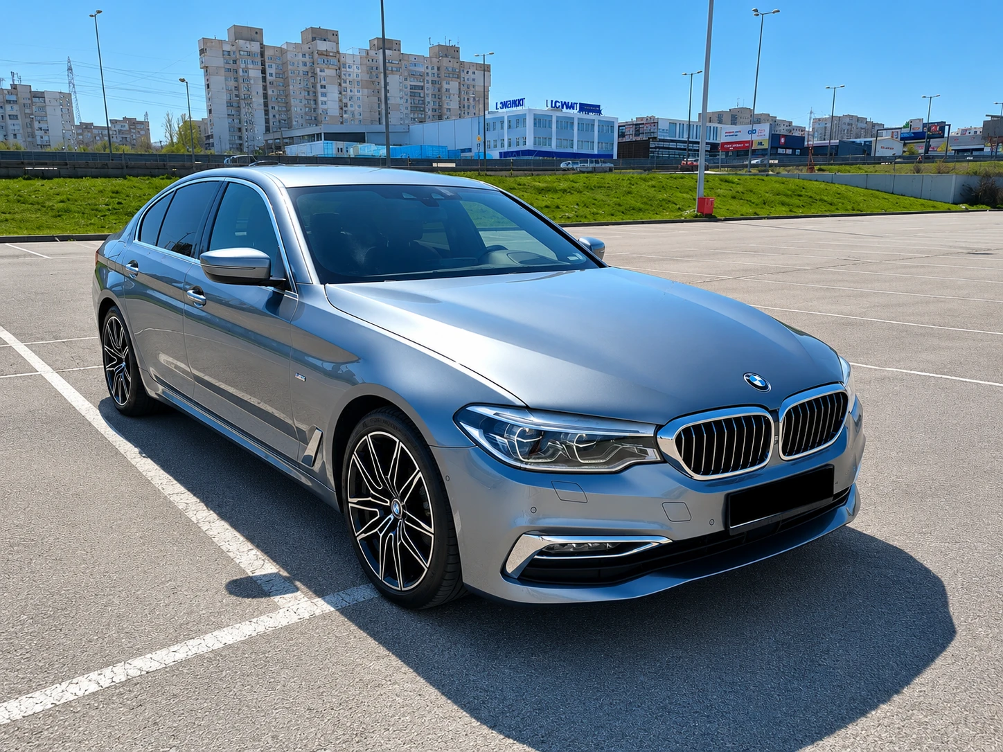 BMW 530 i хDrive/Luxury/Камера 360/, снимка 3 - Автомобили и джипове - 54875227