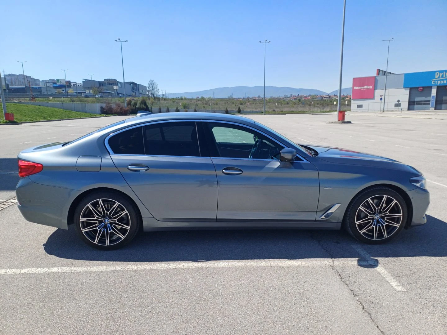 BMW 530 i хDrive/Luxury/Камера 360/, снимка 13 - Автомобили и джипове - 54875227
