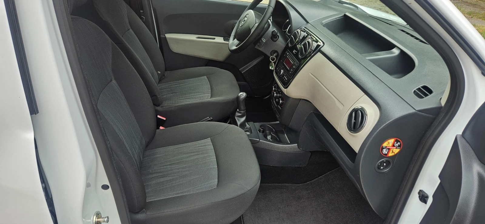 Dacia Dokker 1.5DCI, снимка 8 - Автомобили и джипове - 54916259