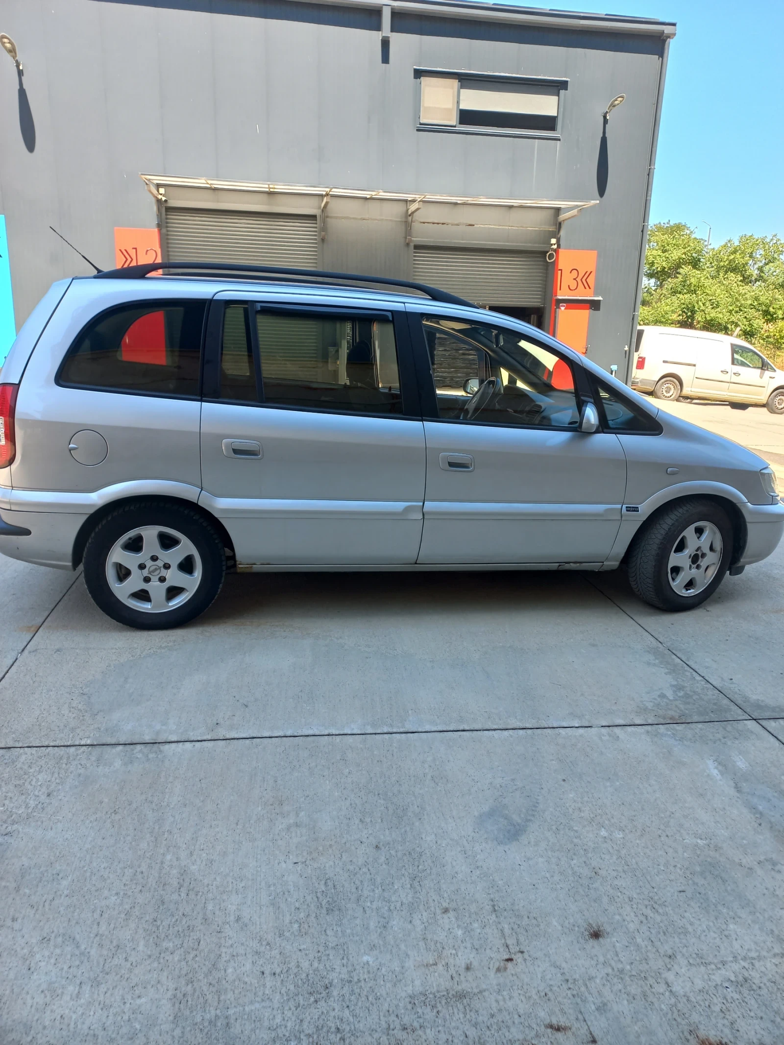 Opel Zafira Ван, снимка 14 - Автомобили и джипове - 55477184