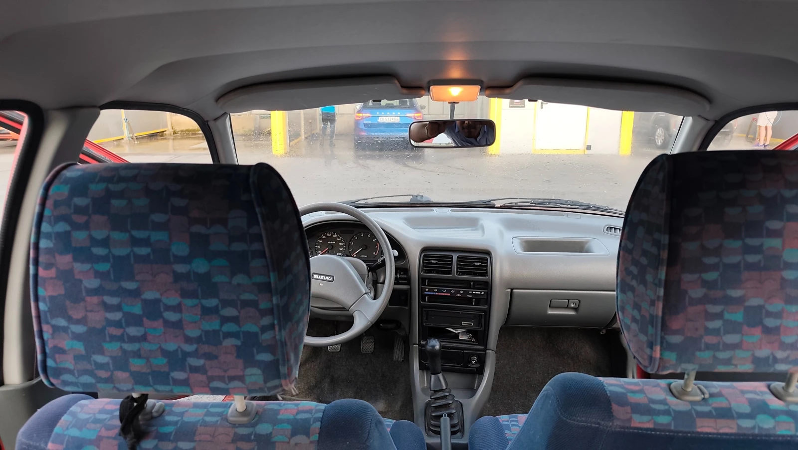 Suzuki Swift GL, снимка 8 - Автомобили и джипове - 55751655