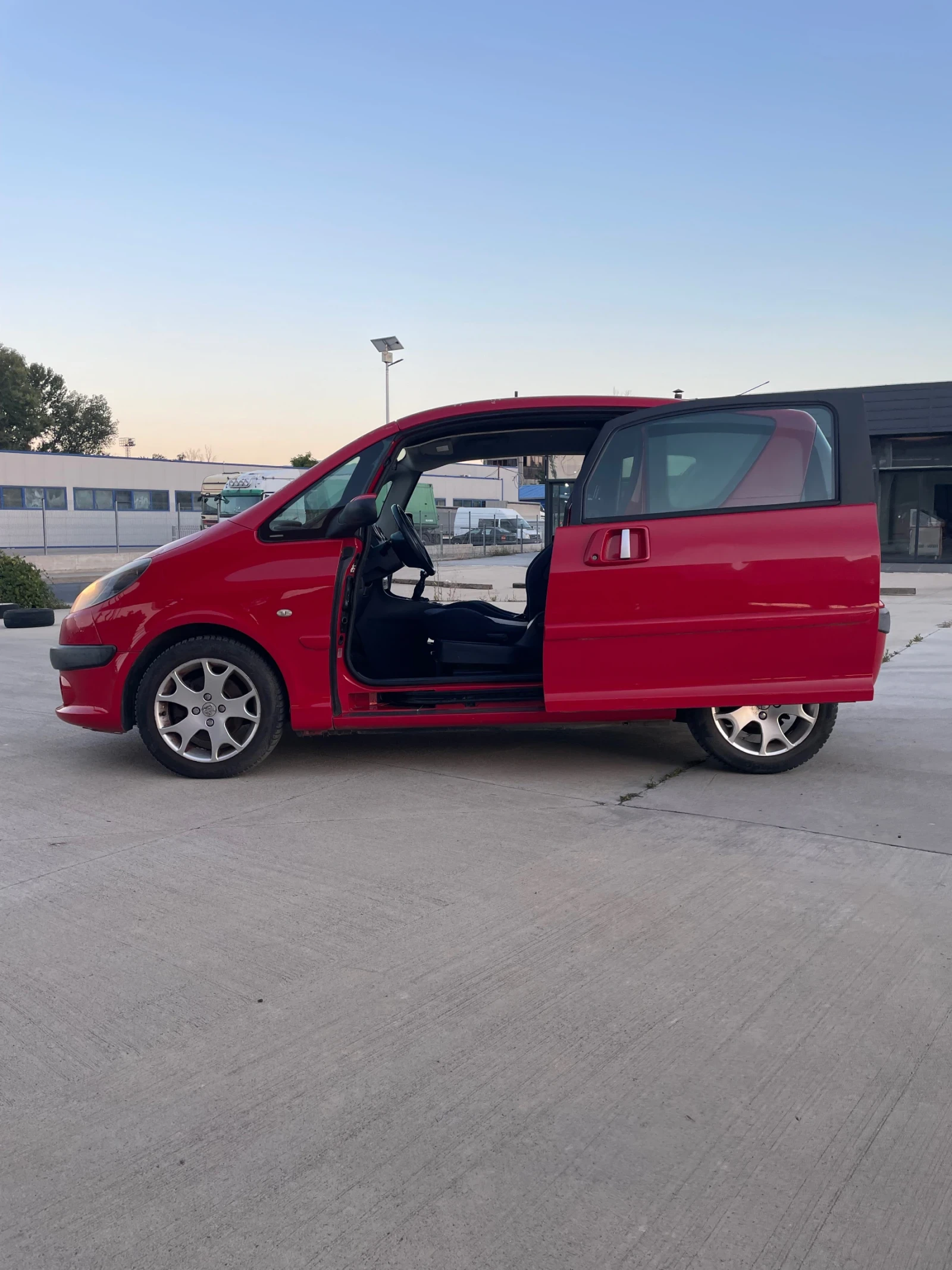 Peugeot 1007 1.6 HDI 110 k KLIMATIK, снимка 2 - Автомобили и джипове - 55821732