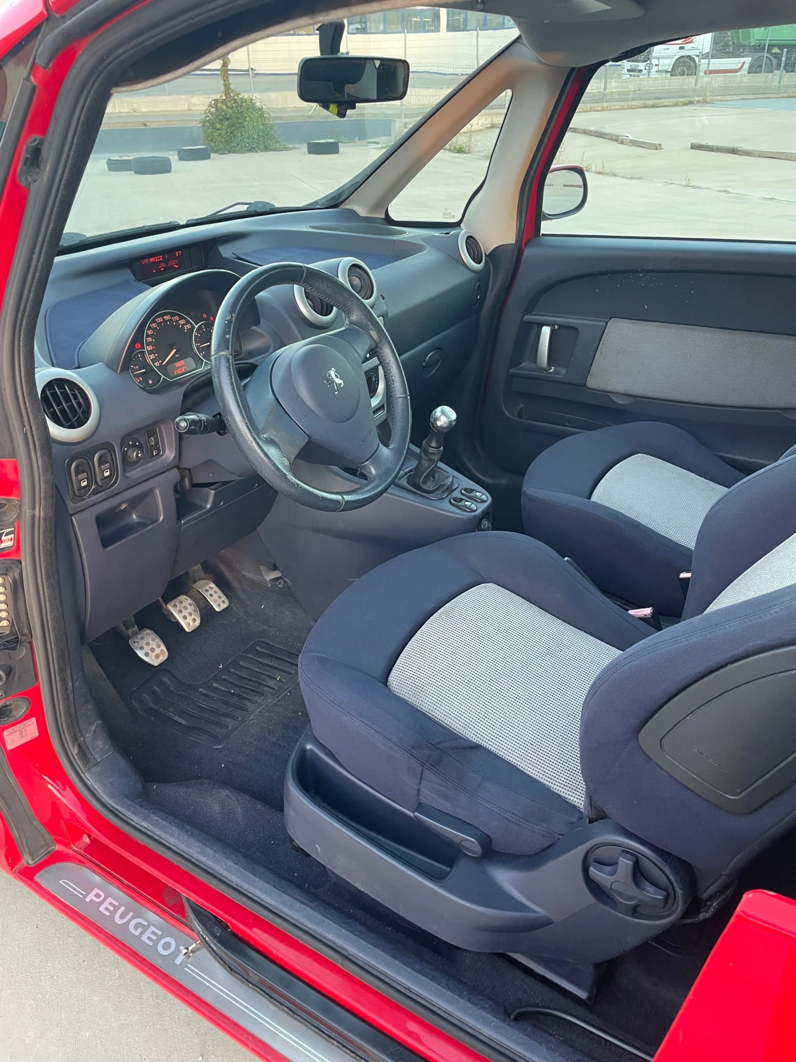 Peugeot 1007 1.6 HDI 110 k KLIMATIK, снимка 4 - Автомобили и джипове - 55821732