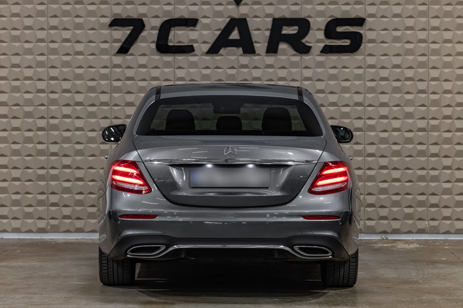 Mercedes-Benz E 400 4Matic| Airmatic| Distronic| Гаранция, снимка 4 - Автомобили и джипове - 56116607