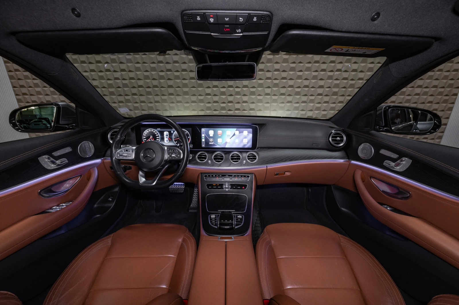 Mercedes-Benz E 400 4Matic| Airmatic| Distronic| Гаранция, снимка 13 - Автомобили и джипове - 56116607