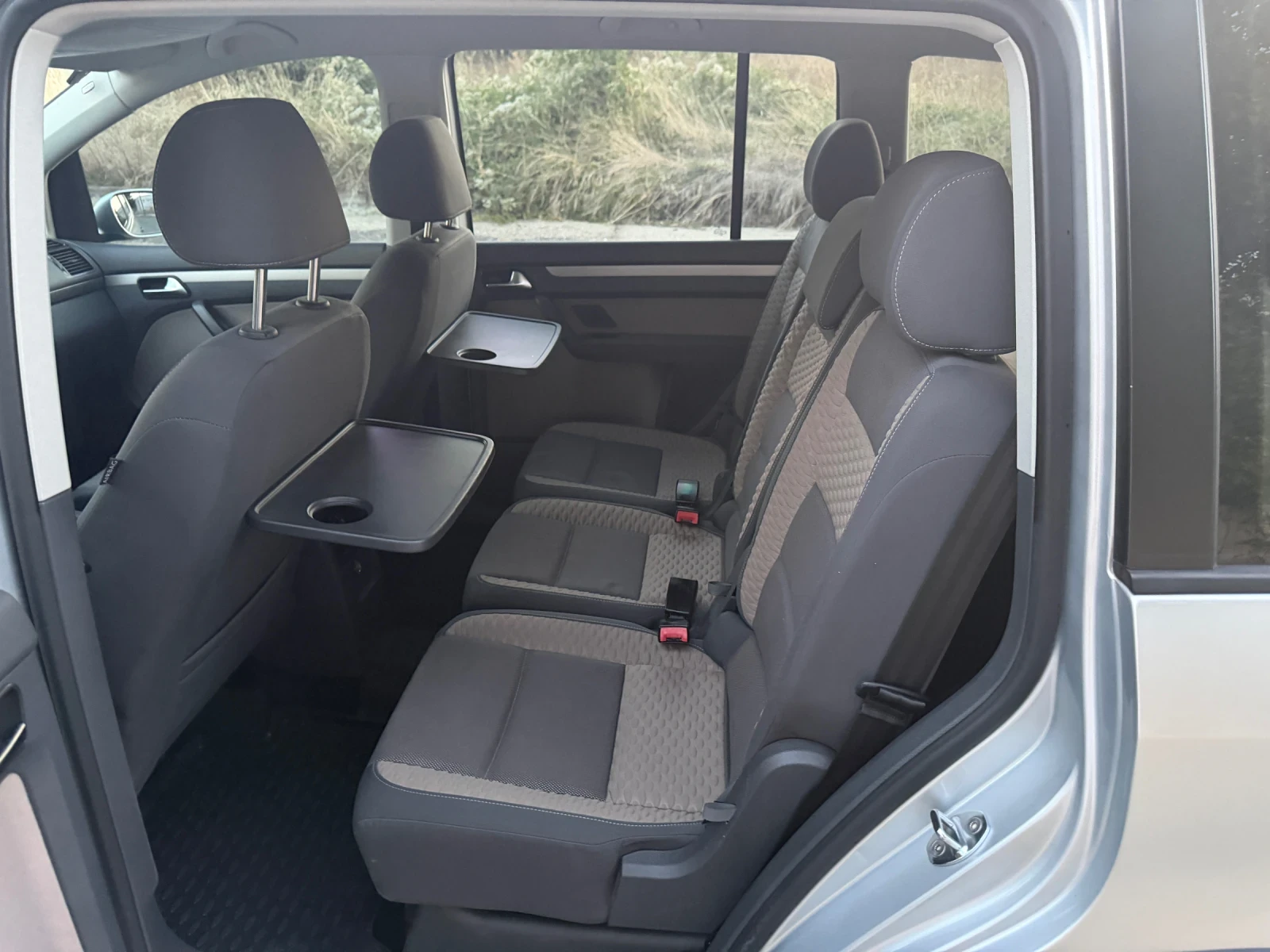 VW Touran 1.9-105 кс КРОС УНИКАТ, снимка 12 - Автомобили и джипове - 56191947