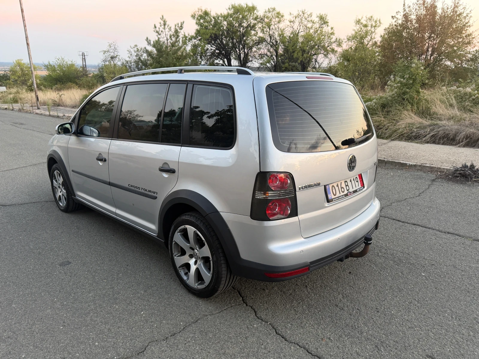 VW Touran 1.9-105 кс КРОС УНИКАТ, снимка 7 - Автомобили и джипове - 56191947