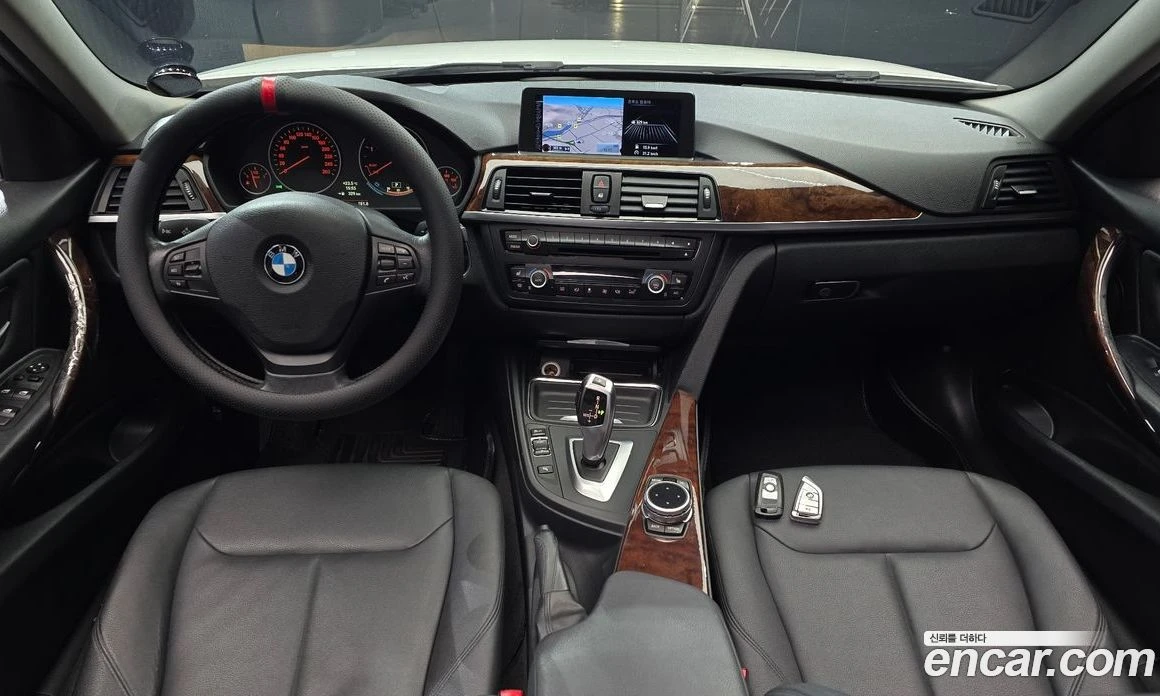 BMW 320 320d xDrive, снимка 7 - Автомобили и джипове - 56418964