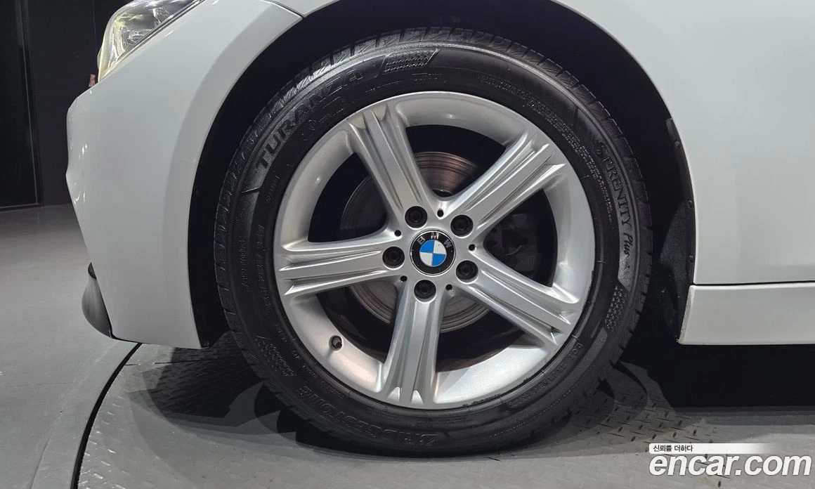 BMW 320 320d xDrive, снимка 5 - Автомобили и джипове - 56418964