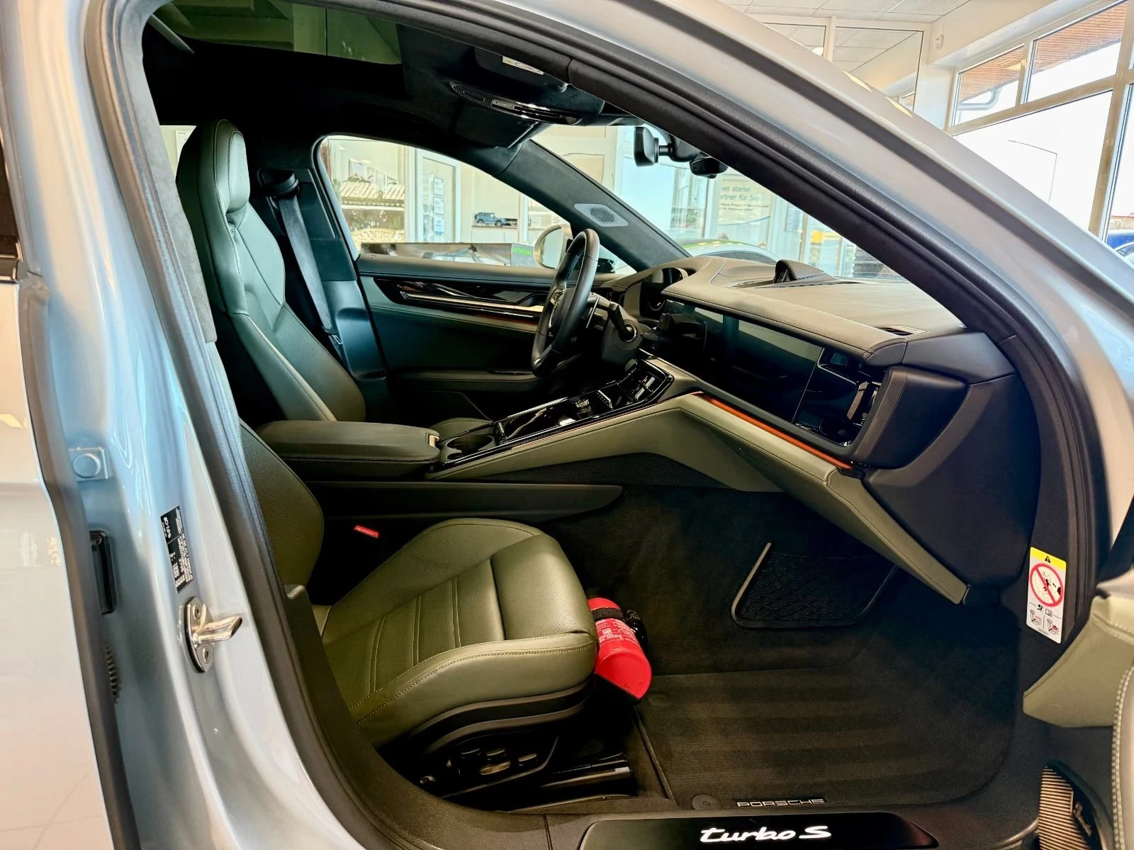 Porsche Panamera TURBO S E-HYBRID/ SPORT CHRONO/ CERAMIC / MATRIX / | Mobile.bg � ����������� 13