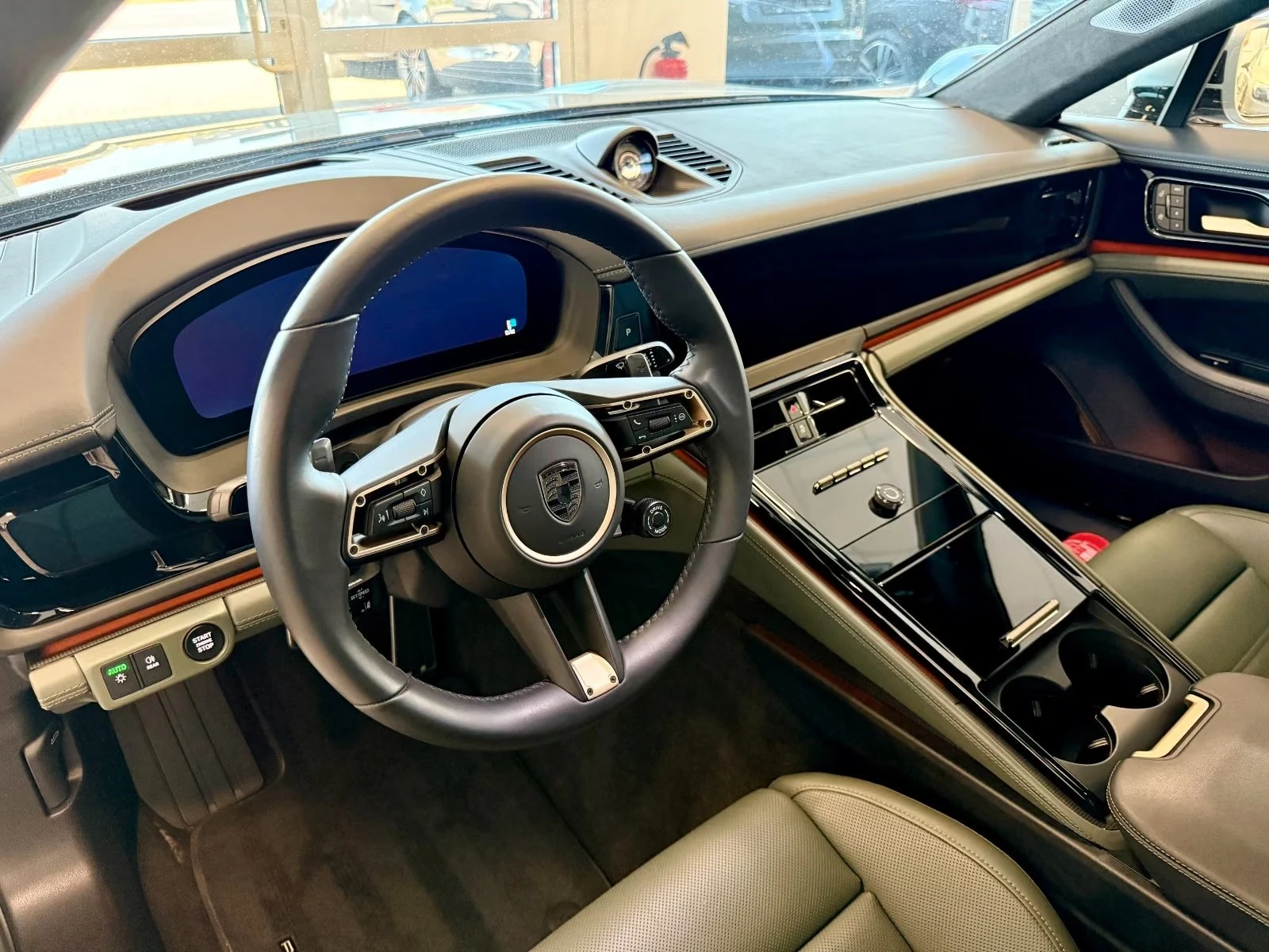 Porsche Panamera TURBO S E-HYBRID/ SPORT CHRONO/ CERAMIC / MATRIX / | Mobile.bg � ����������� 9
