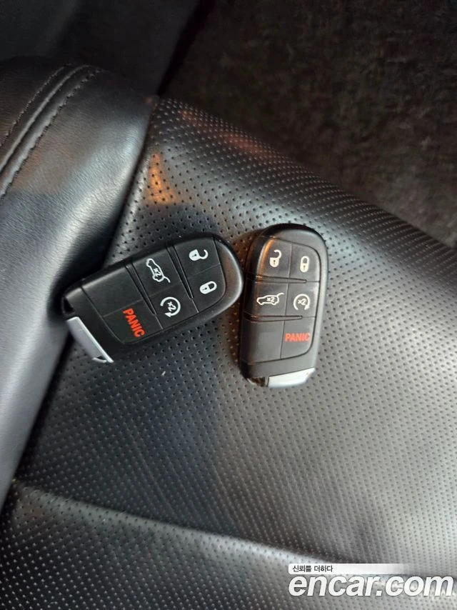 Jeep Grand cherokee LIMITED* 3.6* V6* 8ZF* ПОДГРЕВ* КАМЕРА* КЕЙЛЕС, снимка 16 - Автомобили и джипове - 54484343