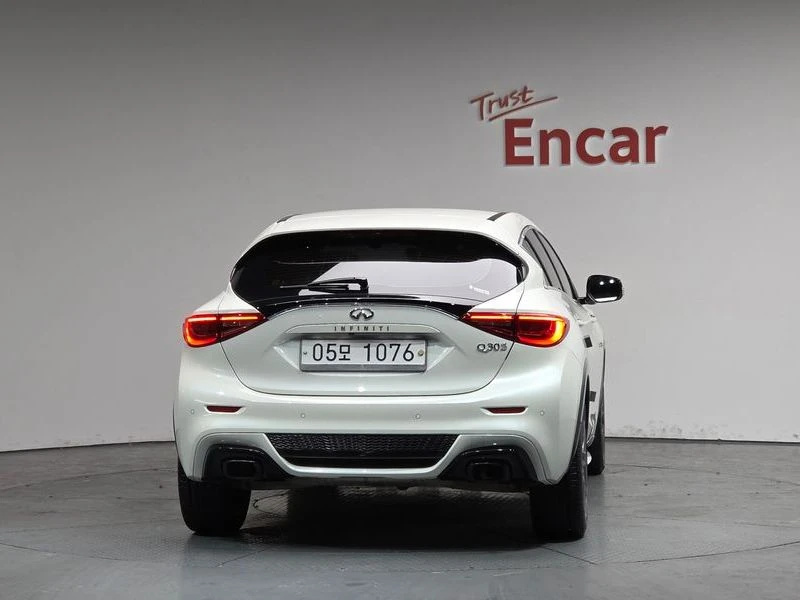 Infiniti Q30 2.0 Automatic ПАНОРАМА* ПОДГРЕВ* КАМЕРИ, снимка 4 - Автомобили и джипове - 55980871