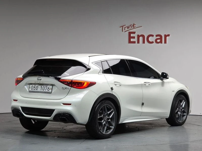 Infiniti Q30 2.0 Automatic ПАНОРАМА* ПОДГРЕВ* КАМЕРИ, снимка 2 - Автомобили и джипове - 55980871